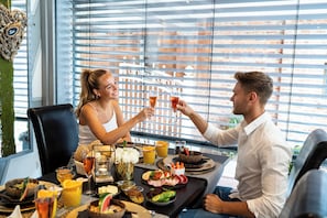 Free daily full breakfast