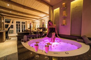 Wellness-Suite "Waldestraum" | 高級寢具、羽絨被、房內夾萬、獨 特設計