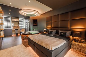 Luxus-Suite "Rosentraum" | Sengetøy av topp kvalitet, dundyner og safe på rommet