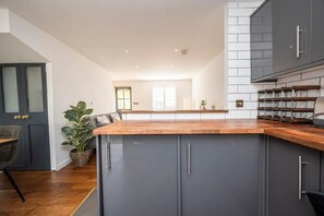 Interior - Greenwich House 10 mins to O2 - Free Parking  - Pass the Keys (London)