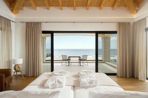 Villa Meridian [RLUZ29]