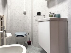 風筒、提供毛巾、番梘、廁紙