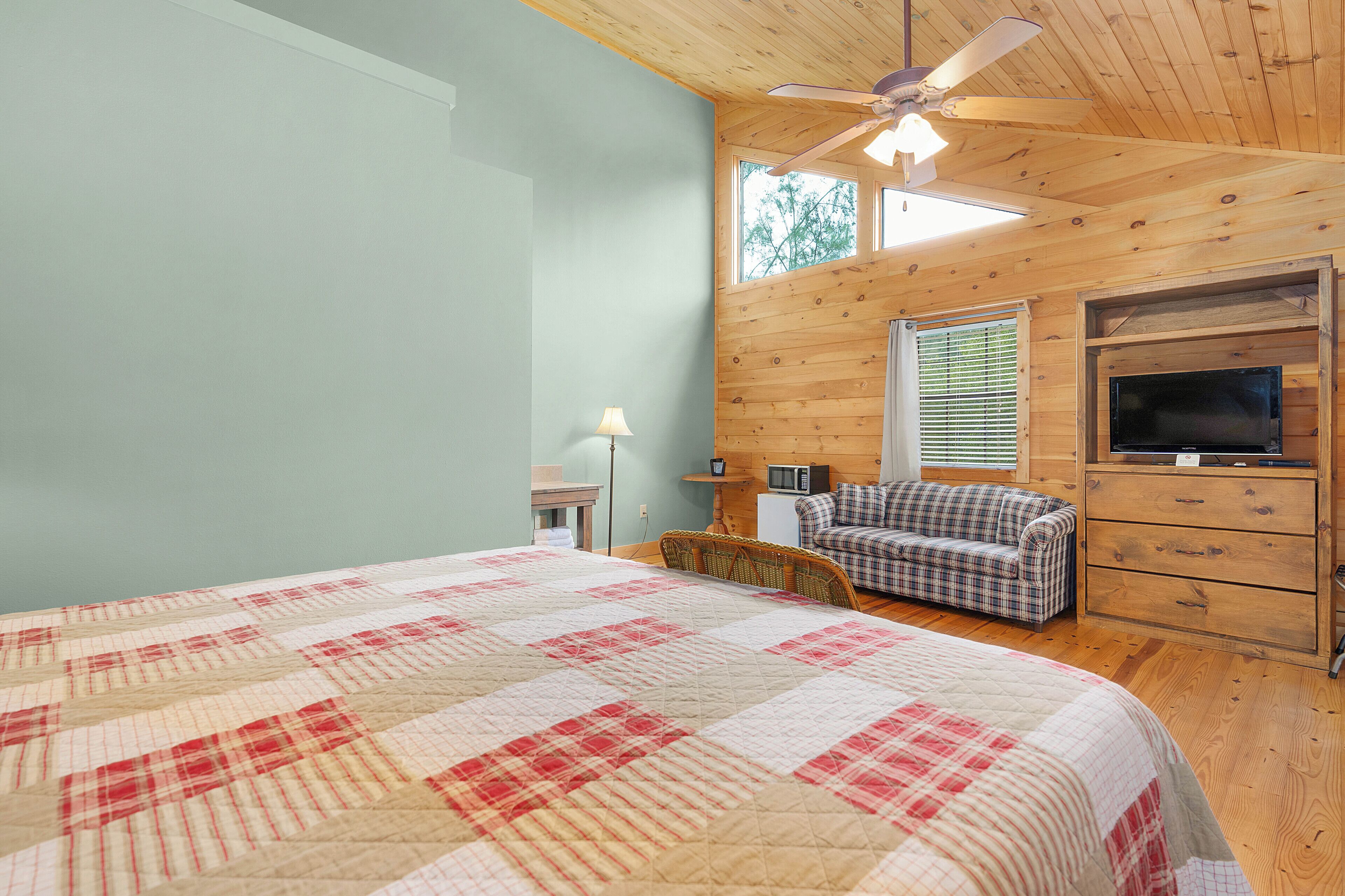 Standard Room, 1 King Bed