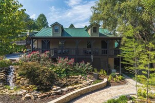 Premier Room | Premium bedding, free WiFi, bed sheets