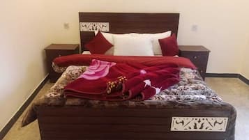 Standard Double Room | Soundproofing, iron/ironing board, free WiFi