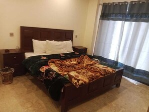 Standard Double Room | Soundproofing, iron/ironing board, free WiFi - Green Executive (Abbottabad)