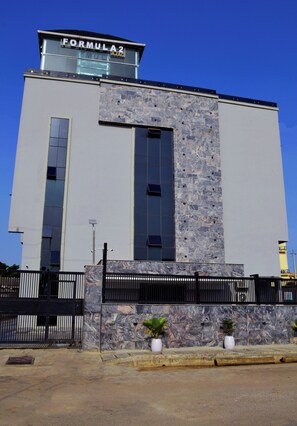 Fachada de la propiedad