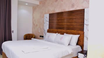 1 chambre, coffres-forts dans les chambres, ameublement personnalisé