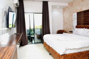 Exclusive Suite | In-room safe, individually furnished, soundproofing, iron/ironing board - FORMULA 2 HOTEL (Lagos)
