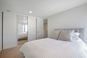 2 chambres, fer et planche Ă repasser, Wi-Fi, draps fournis