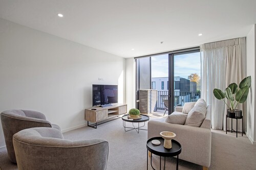 Modern and Central - Christchurch Apartment