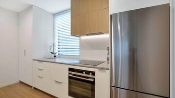 Réfrigérateur, micro-ondes, lave-vaisselle, grille-pain