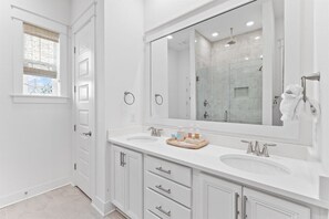 Shower, hair dryer, towels - 30A! Sleeps 8 • 2 Pools • Golf Cart • Pet Friendly (Inlet Beach)