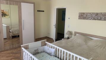 3 bedrooms, iron/ironing board, travel crib, WiFi