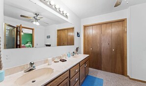 Shower, hair dryer, towels, soap - Lakeside Cabin with Cozy Loft! (Golden)