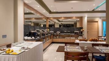 Free daily buffet breakfast