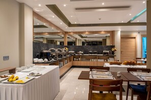 Free daily buffet breakfast  - Les Deux B Salsabil (Algiers)