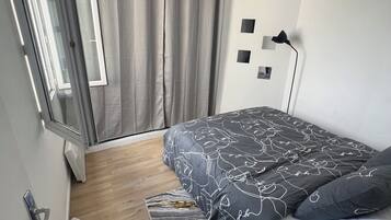 1 chambre, fer et planche Ă repasser, Wi-Fi, draps fournis