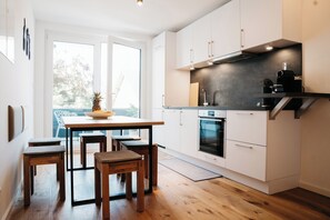 Kühlschrank, Ofen, Herdplatte, Geschirrspüler