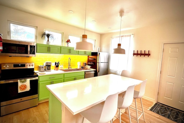 KĂŒhlschrank, Mikrowelle, Ofen, Herdplatte