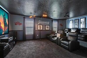 Interior - Home for 18 w/cinema & gameroom in Champions Gate near Disney (Four Corners)