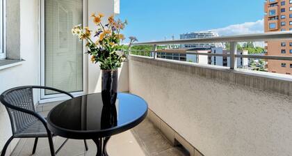 Reagan Park Residence - Parking, Balcony and Workspace - by Rentujemy