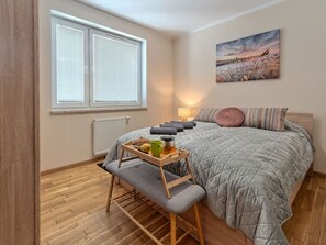 1 bedroom, desk, iron/ironing board, free WiFi - Reagan Park Residence - Parking, Balcony and Workspace - by Rentujemy (Gdansk)
