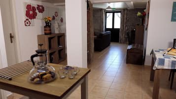 Apartment | Dining