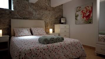 Apartment | 2 bedrooms, free WiFi, bed sheets