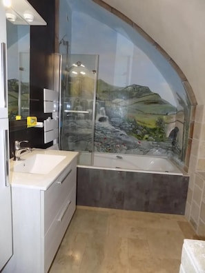 Shower, hair dryer - 12-person gîte in Molines (SAINT-ETIENNE-DU-VALDONNEZ)