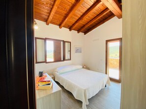 5 bedrooms, iron/ironing board, free WiFi