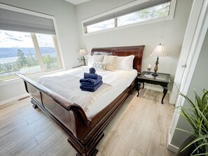 2 habitaciones, escritorio, tabla de planchar con plancha y wifi gratis 