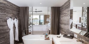 Haartrockner, Handtücher, Seife, Toilettenpapier