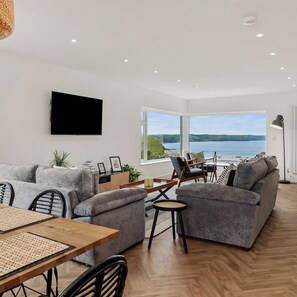 House | 4 bedrooms - Pen Gar - Sea Views EV Charger (Saundersfoot)