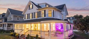 Awesome location and awesome top floor apartment near the ocean & boardwalk.