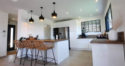 Villa Contemporaine Avec Piscine Pour 7 Personnes