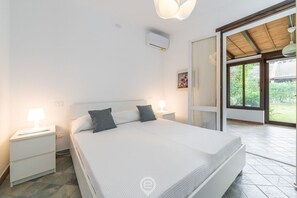 1 bedroom, WiFi, bed sheets - Fiorenza's charming beach house (Pula)