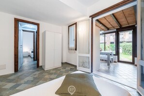 2 chambres, lit de bébé portatif, Wi-Fi, literie fournie