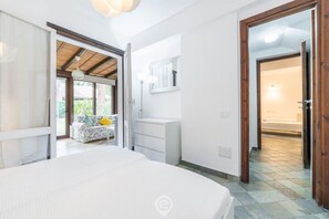 2 habitaciones, cuna de viaje, wifi y ropa de cama 