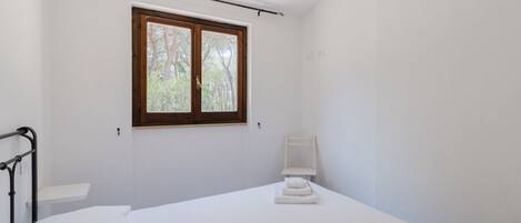 1 chambre, lit de bébé portatif, Wi-Fi, literie fournie