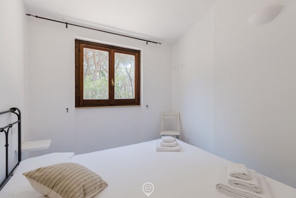 1 chambre, lit parapluie, Wi-Fi, draps fournis