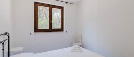 1 chambre, lit parapluie, Wi-Fi, draps fournis