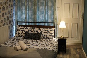 1 camera, ferro/asse da stiro, Wi-Fi, lenzuola