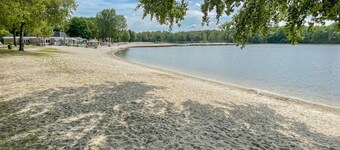 Mysigt hem i Noordscheschut med WiFi