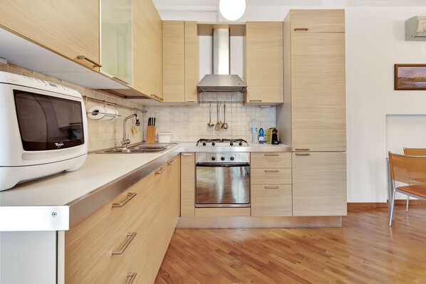 Fridge, microwave, oven, dishwasher