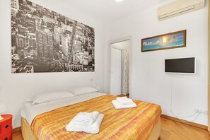 Free WiFi, bed sheets