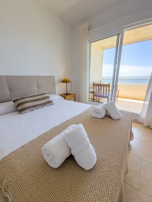 3 makuuhuonetta, silitysrauta/-lauta, ilmainen Wi-Fi, vuodevaatteet