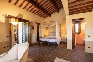 3 bedrooms, iron/ironing board, WiFi