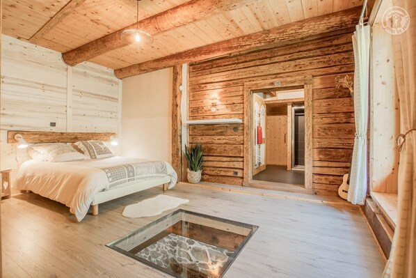 3 chambres, fer et planche à repasser, lit parapluie, Wi-Fi gratuit