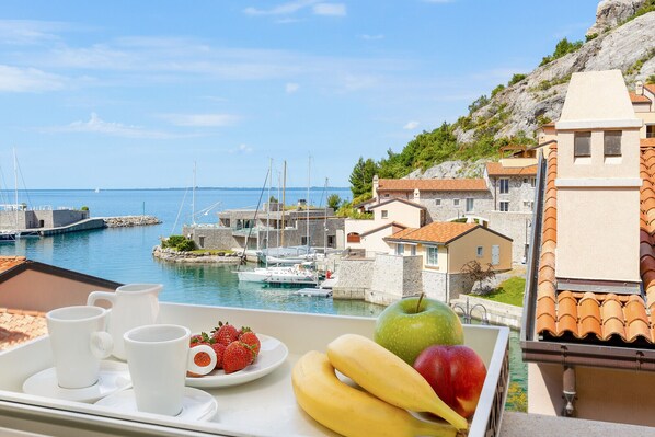 Outdoor dining - La tempesta perfetta - Portopiccolo Apartments (Duino-Aurisina)